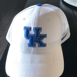 New Nike UK full fitted mesh baseball sideline cap